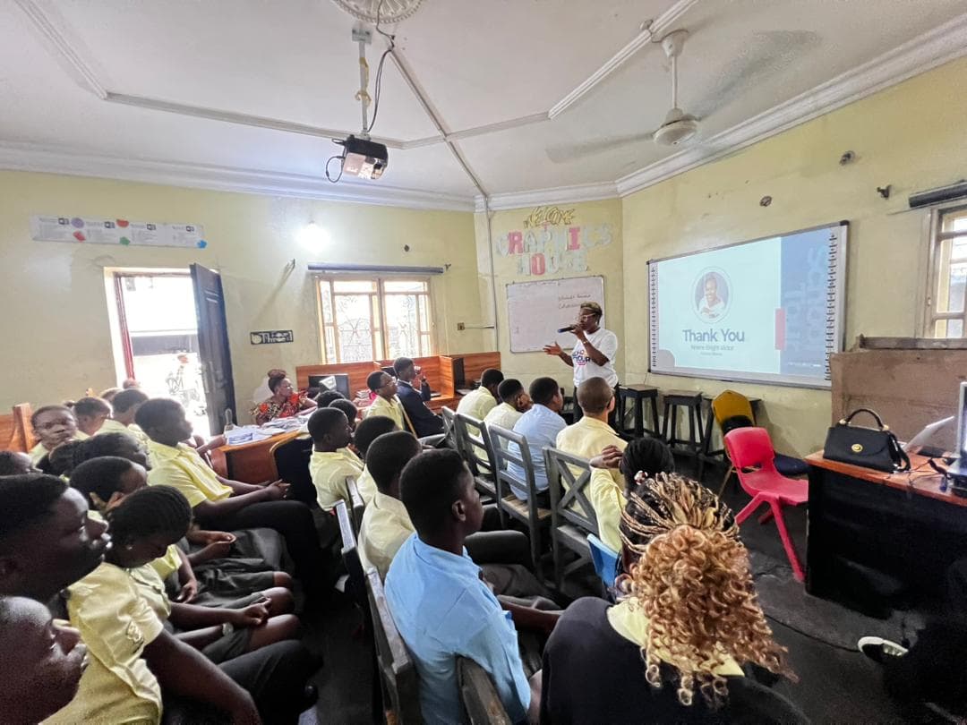 School Tour Moment 7